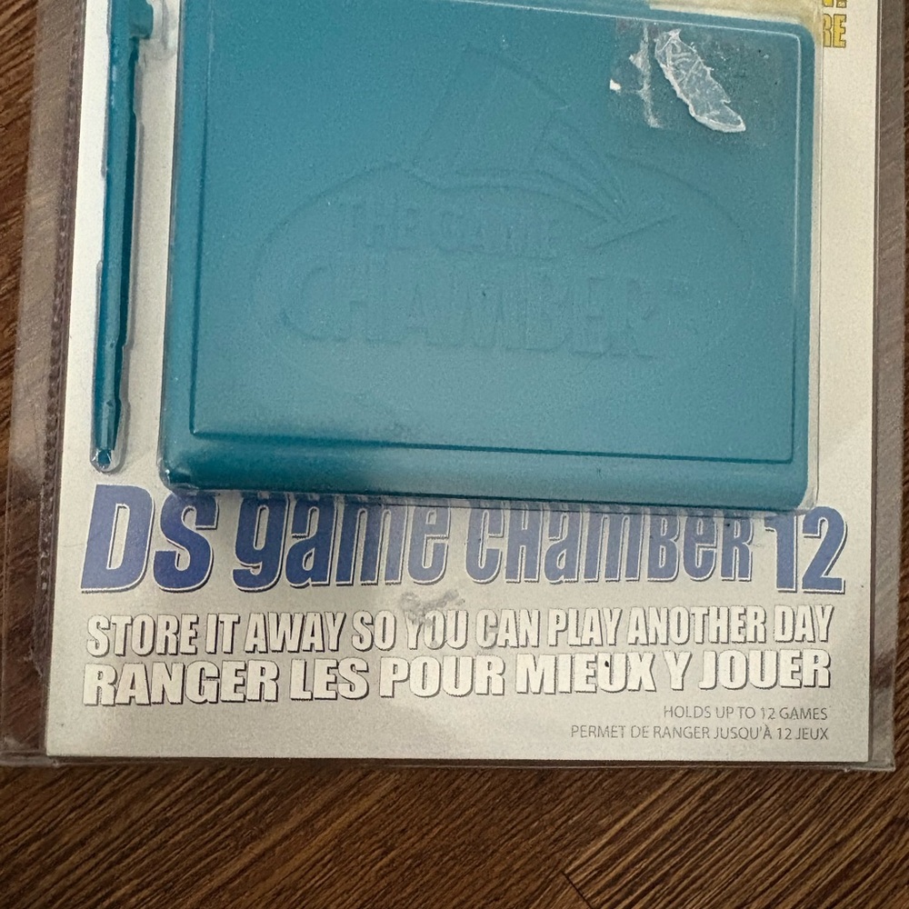 The Game Chamber for Nintendo DS Holds up to 12 Games with Stylus New in Package - Picture 3 of 4